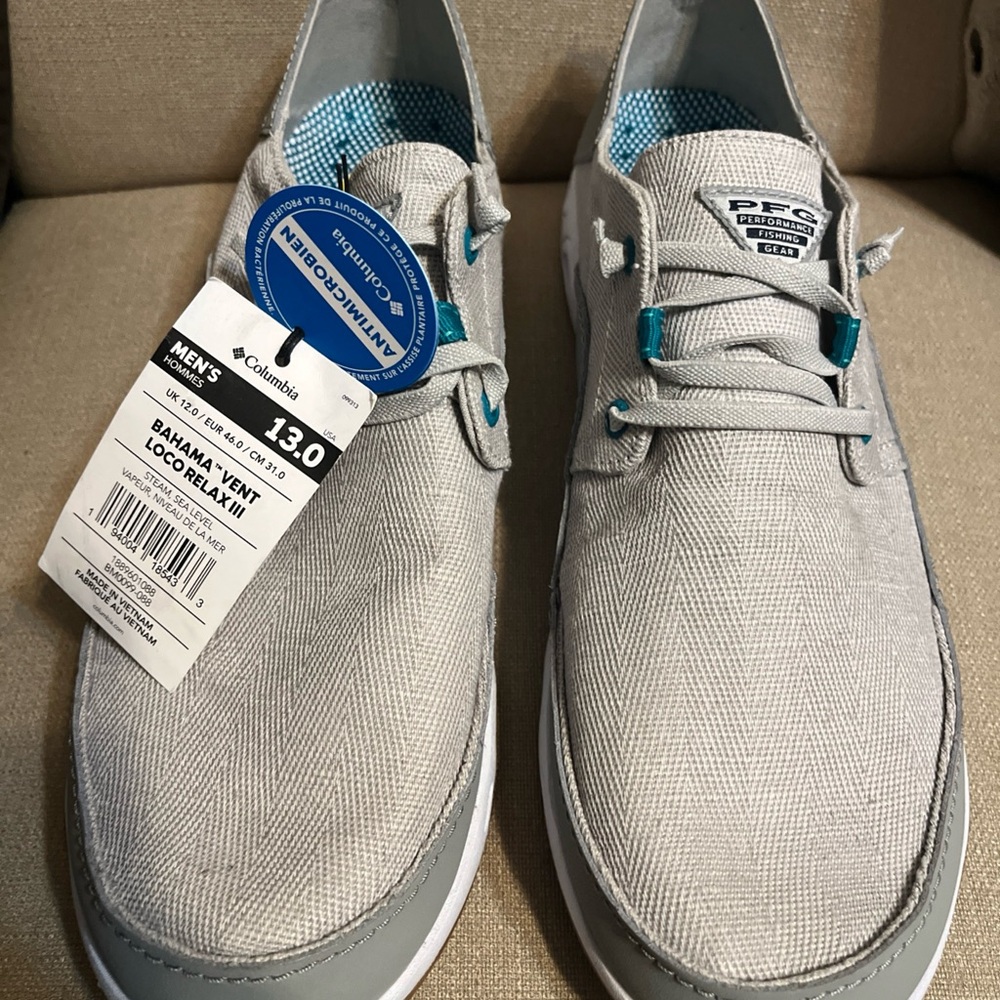 Columbia Men's Light Gray Canvas Casual Shoes with Teal Accents